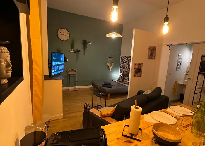 Charmant appartement climatisé aux pieds de la cité